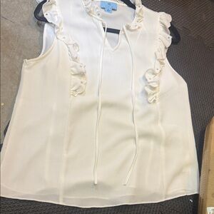CeCe Ivory Ruffled Sleeveless Blouse Medium M / Women’s top
Off white
